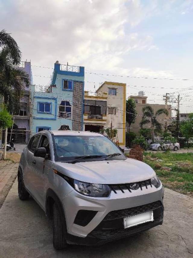 https://images10.gaadi.com/usedcar_image/4539398/original/processed_866cd9fd-e27c-4622-b0ab-47039111f8eb.jpg?imwidth=6400
