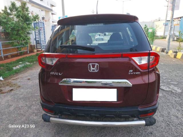 https://images10.gaadi.com/usedcar_image/4539417/original/processed_78382b5f401767c1c0a159f593c32c06.jpg?imwidth=6401