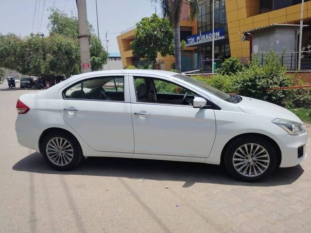 https://images10.gaadi.com/usedcar_image/4539420/original/processed_26f75e13-4b60-4e81-90bf-7e9e7a5479ea.jpg?imwidth=6401