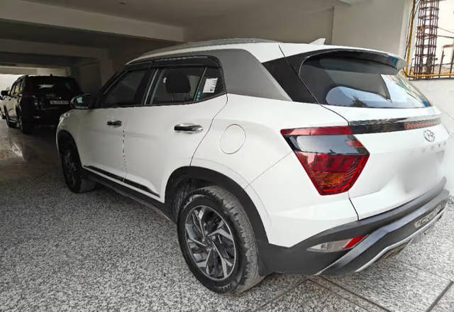 https://images10.gaadi.com/usedcar_image/4539446/original/da4b9735-6843-4cbc-827b-9395cc86626a.?imwidth=6401