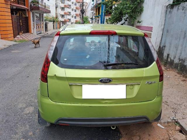 https://images10.gaadi.com/usedcar_image/4539470/original/processed_ecdc9c16-ff45-4713-bd31-c5550bd4e610.jpg?imwidth=6400
