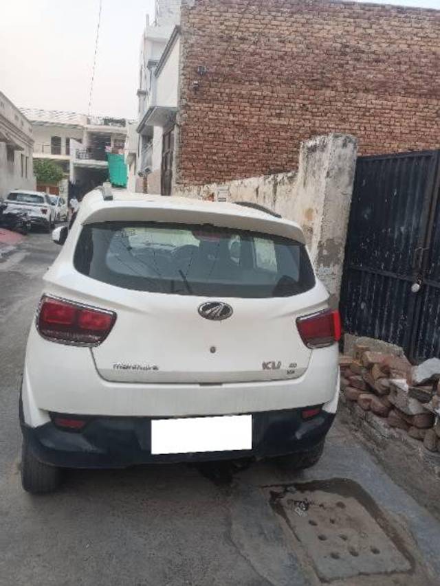 https://images10.gaadi.com/usedcar_image/4539472/original/processed_a8998890-77f4-4c6a-b11e-90e84ecedd95.jpg?imwidth=6401