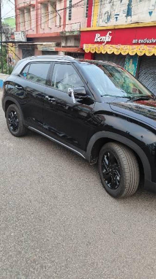 https://images10.gaadi.com/usedcar_image/4539485/original/processed_7d9fa3d9-5eea-47c1-a9d0-5d09ad044f56.jpg?imwidth=6402