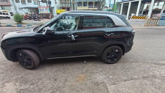 https://images10.gaadi.com/usedcar_image/4539485/original/processed_ba05dde8-c864-46a2-956c-a30eda7e1467.jpg?imwidth=6401