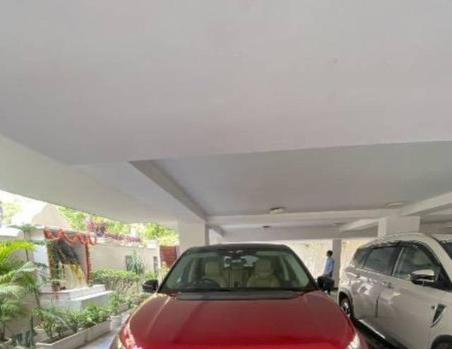 https://images10.gaadi.com/usedcar_image/4539513/original/processed_60515d7c-d08b-4287-84b5-ce3ad28ab201.jpeg?imwidth=6402