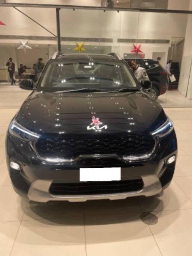 https://images10.gaadi.com/usedcar_image/4539552/original/processed_c4bbb15b-e76e-4f71-b4c5-751debbf9a49.jpeg?imwidth=6400