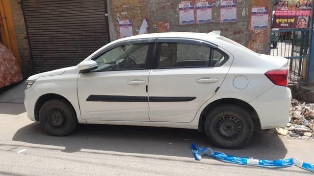 https://images10.gaadi.com/usedcar_image/4539571/original/processed_620b1fa3-83cb-4423-9881-47881a0dd754.jpg?imwidth=6400