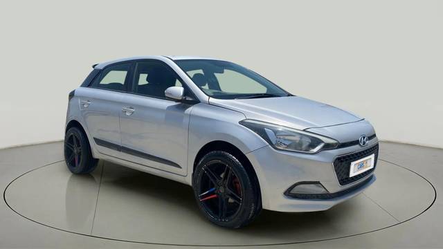 https://images10.gaadi.com/usedcar_image/4539593/original/c7c33852af9e83f8874952aab0c79f87.jpg?imwidth=6400