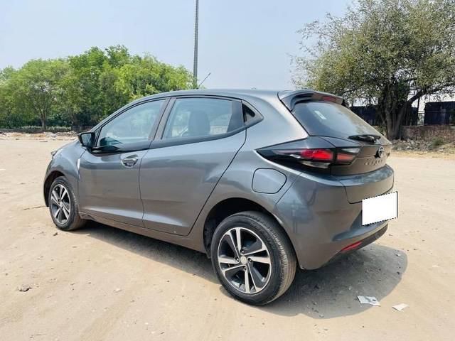https://images10.gaadi.com/usedcar_image/4539618/original/processed_6b5866d1-7474-460f-b840-92d140745d68.jpeg?imwidth=6402