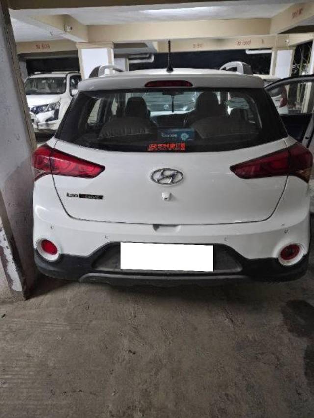 https://images10.gaadi.com/usedcar_image/4539627/original/processed_54d95891-8253-4697-b130-48c04ed0957b.jpg?imwidth=6400