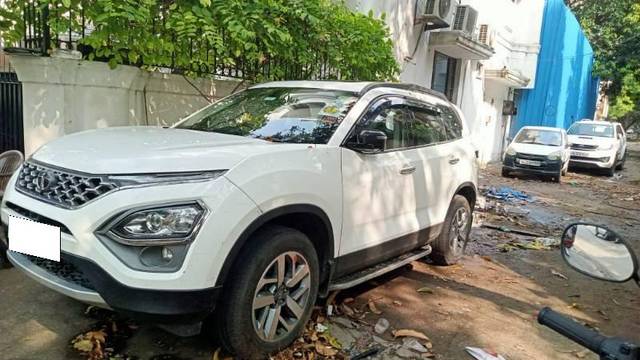 https://images10.gaadi.com/usedcar_image/4539632/original/processed_76ec8a67-83b9-493d-af58-8c615b50b3a3.jpg?imwidth=6400