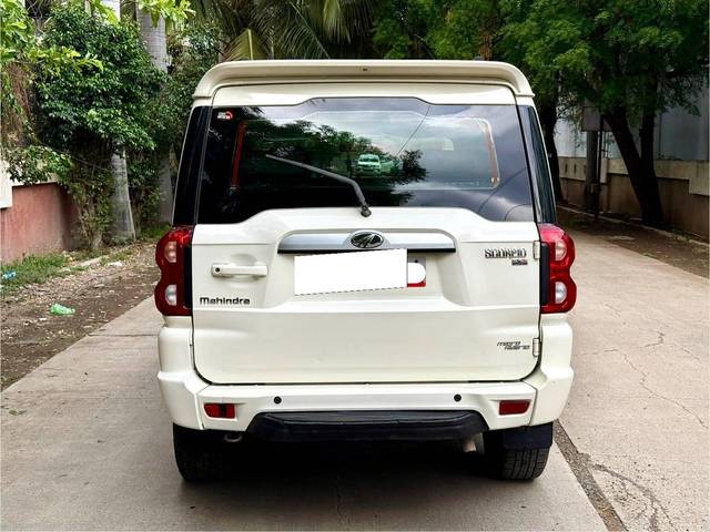 https://images10.gaadi.com/usedcar_image/4539655/original/processed_641af277822f0ebe36a2824e43240738.jpg?imwidth=6402