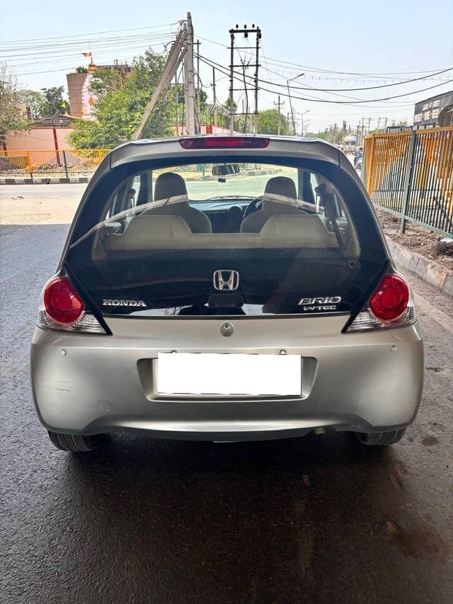 https://images10.gaadi.com/usedcar_image/4539661/original/processed_06369956-b770-40da-b3c4-7c769ac15f5f.jpg?imwidth=6402