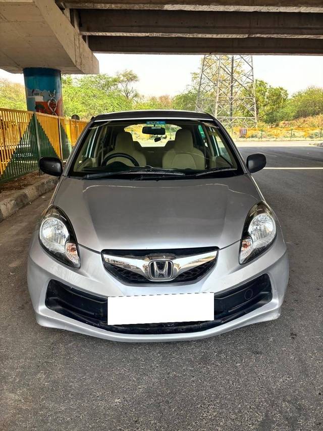 https://images10.gaadi.com/usedcar_image/4539661/original/processed_c67cd835-04e4-4361-87d9-59a7879f7679.jpg?imwidth=6400