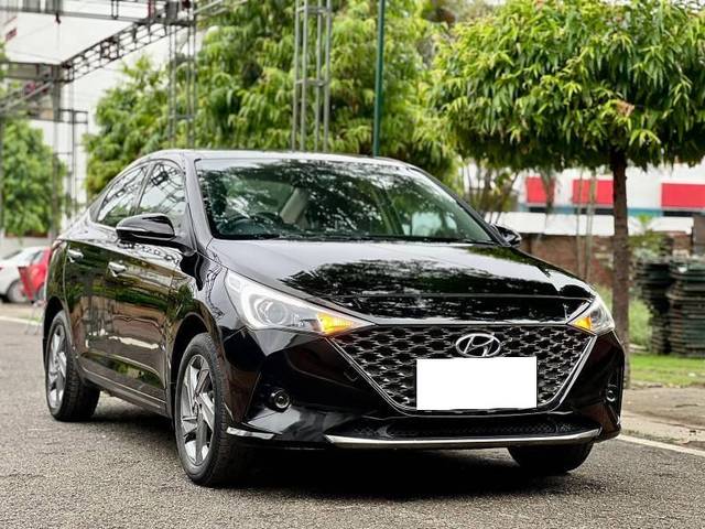 https://images10.gaadi.com/usedcar_image/4539664/original/processed_0660928c-3e38-47e7-ad6c-bd80fa5c6489.jpg?imwidth=6400