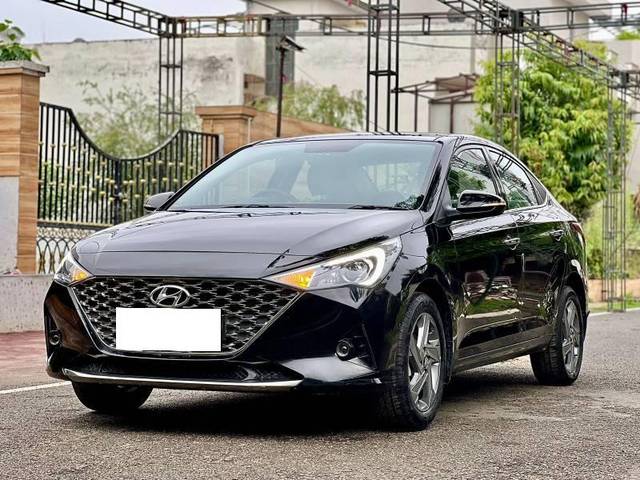 https://images10.gaadi.com/usedcar_image/4539664/original/processed_92aa4545-ee15-4999-83a9-9cd188d66509.jpg?imwidth=6401