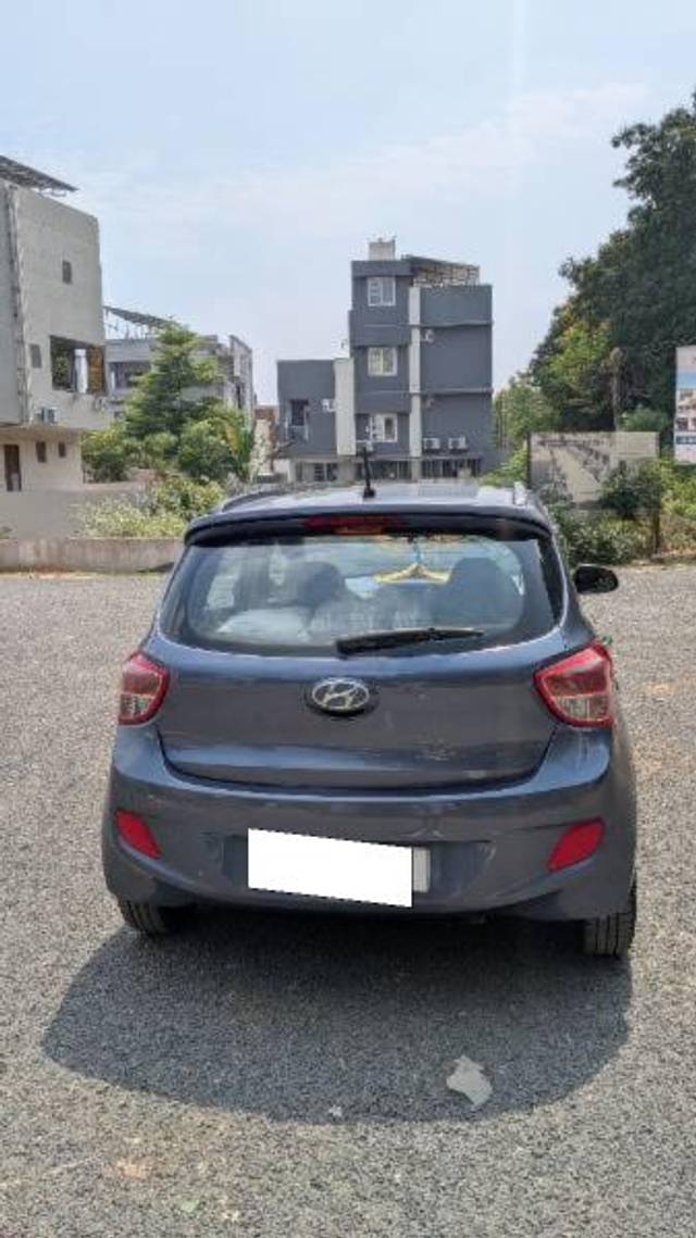 https://images10.gaadi.com/usedcar_image/4539667/original/processed_c4541a98-8913-484b-a9fa-b4fb454d333c.jpg?imwidth=6402