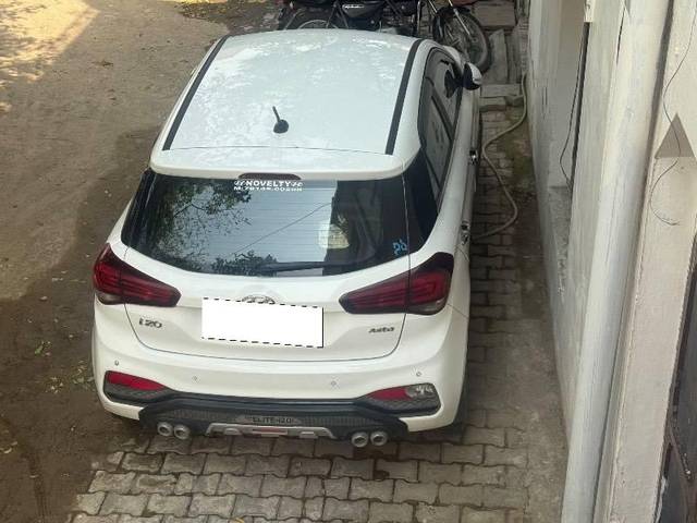 https://images10.gaadi.com/usedcar_image/4539677/original/processed_f82bbdb5-dcf6-4662-bb82-c56ca128406f.jpeg?imwidth=6401