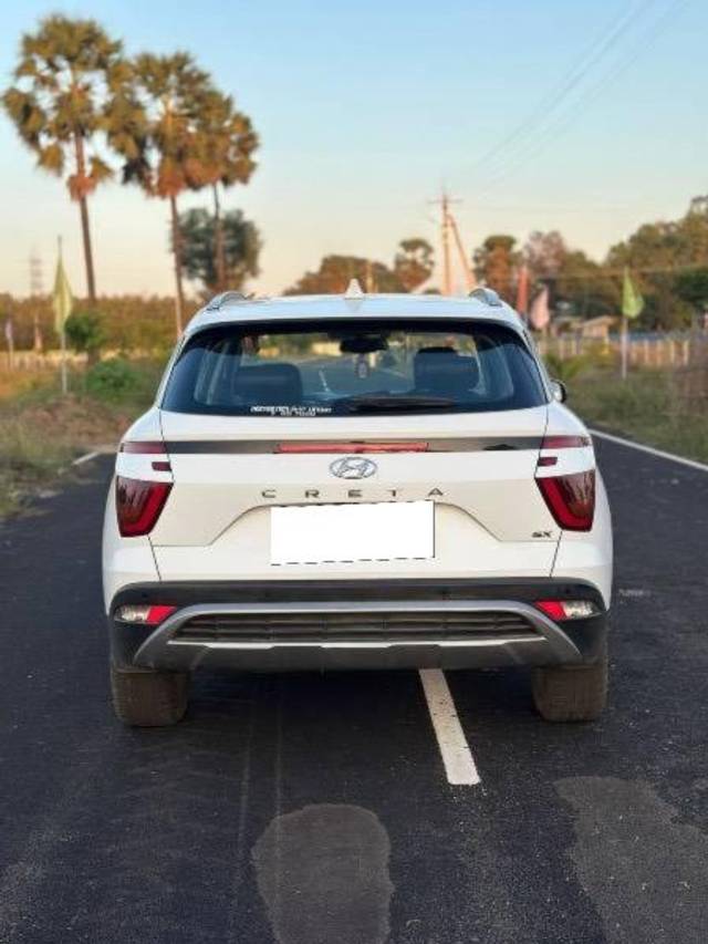 https://images10.gaadi.com/usedcar_image/4539703/original/processed_74746048-b1f4-4499-ba3d-94d4c9764c87.jpeg?imwidth=6401