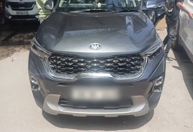 https://images10.gaadi.com/usedcar_image/4539741/original/029943ef-7126-4dd5-9b23-2adb1b5414fb.?imwidth=6400