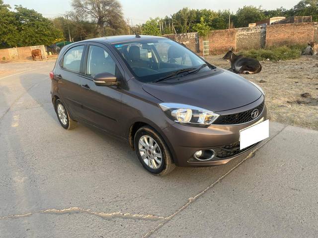 https://images10.gaadi.com/usedcar_image/4539768/original/processed_03a6f22b372ffe8d59d25d384a1285b7.jpg?imwidth=6400