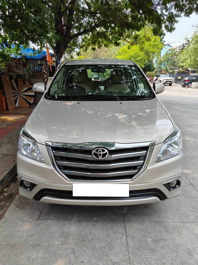 https://images10.gaadi.com/usedcar_image/4539803/original/processed_74cf45bbde4617458a961c872a550b54.jpg?imwidth=6400