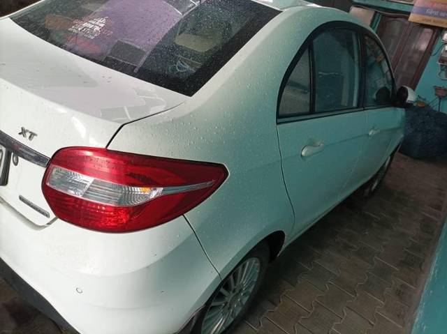 https://images10.gaadi.com/usedcar_image/4539807/original/processed_da3a9aa3-c786-4c71-a8ee-21a46455f83d.jpg?imwidth=6402