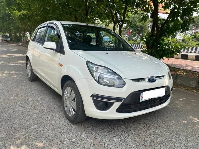 https://images10.gaadi.com/usedcar_image/4539810/original/processed_8d04204e5deb531c1598e2f780c82fe1.jpg?imwidth=6400