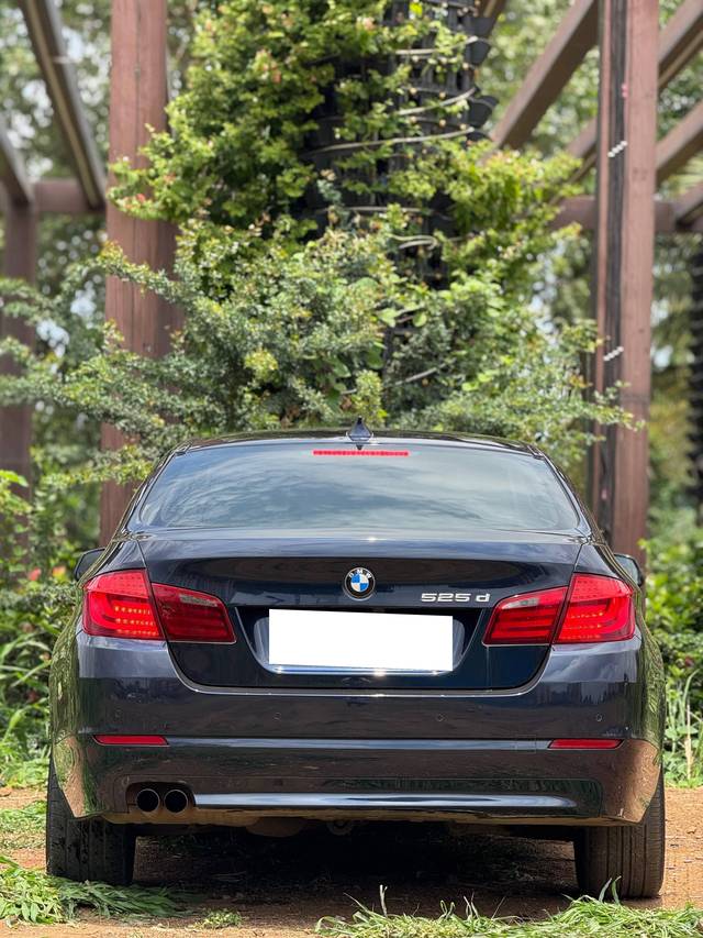 https://images10.gaadi.com/usedcar_image/4539823/original/processed_eec0aab5-65cc-4146-9682-f47c5040edb1.jpg?imwidth=6401
