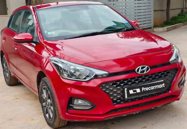 https://images10.gaadi.com/usedcar_image/4539826/original/processed_fbffe89acc64499a5e14b45e2e9d6129.jpeg?imwidth=6400