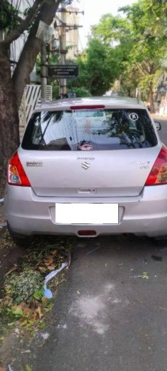 https://images10.gaadi.com/usedcar_image/4539841/original/processed_3a5688b3-f1dc-4d75-99e8-015960527aad.jpeg?imwidth=6402