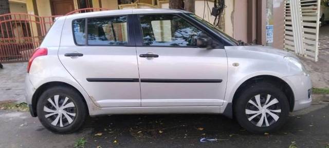 https://images10.gaadi.com/usedcar_image/4539841/original/processed_fc526ee1-0002-4415-a81e-1d72386bd0fe.jpeg?imwidth=6401