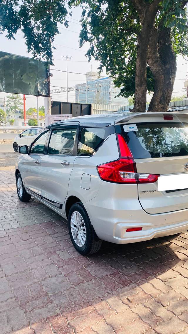 https://images10.gaadi.com/usedcar_image/4539843/original/processed_e5793e6f-a46a-4cd6-960e-d2d2cb6a207c.jpg?imwidth=6401