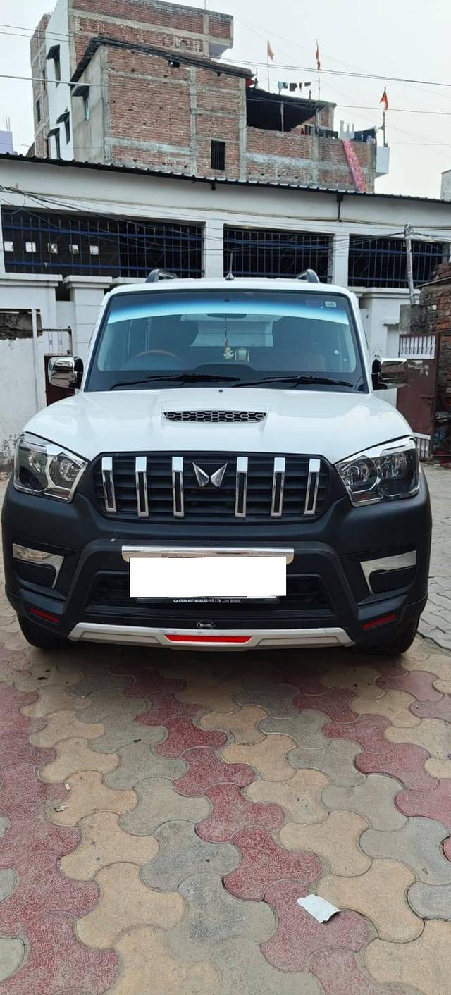 https://images10.gaadi.com/usedcar_image/4539846/original/processed_810881e551910330cac28cccdecaa6cc.jpg?imwidth=6400