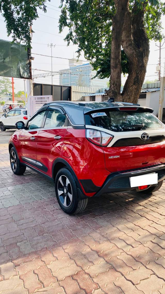 https://images10.gaadi.com/usedcar_image/4539849/original/processed_91cda70c-21da-4973-b453-a03e39b9975b.jpg?imwidth=6402
