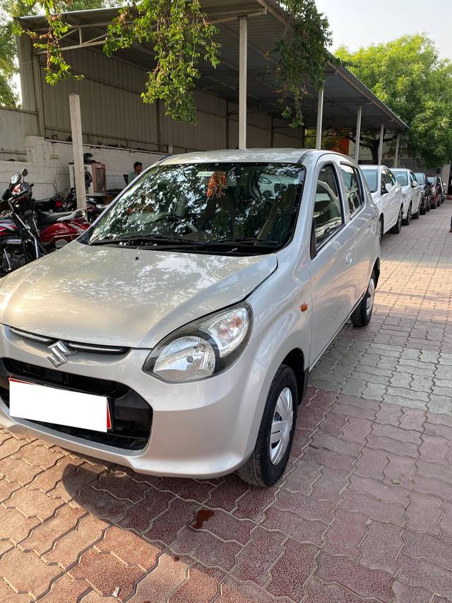 https://images10.gaadi.com/usedcar_image/4539854/original/processed_307f2e52-58e3-4cff-b43b-1f27f2b6a67d.jpg?imwidth=6402