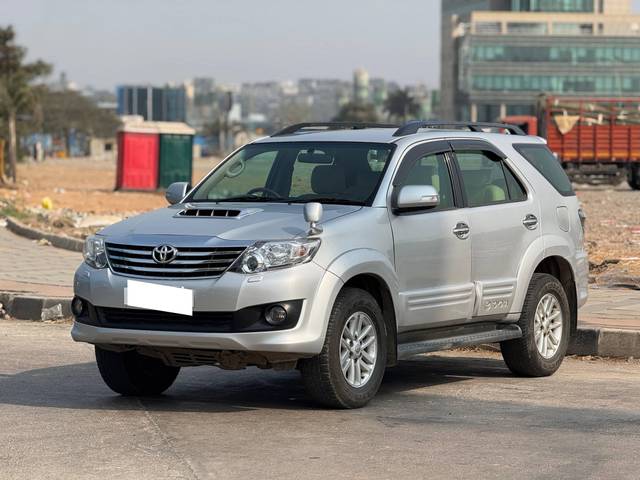 https://images10.gaadi.com/usedcar_image/4539857/original/processed_75a25d1e-29d7-46bb-9447-d76e2f1d01a9.jpg?imwidth=6402