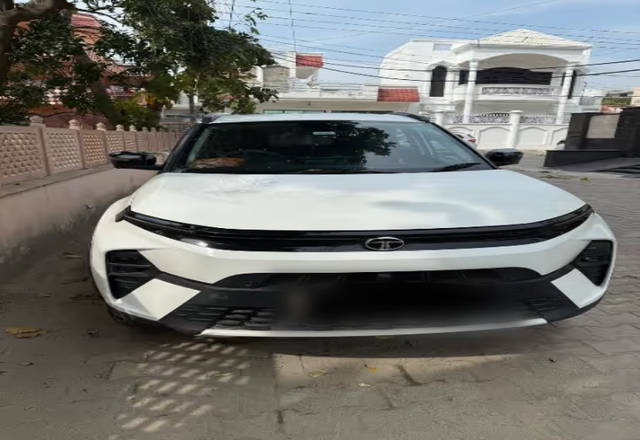 https://images10.gaadi.com/usedcar_image/4539902/original/ed6e2439-19ea-4f8a-980c-1d9a541d2621.?imwidth=6402