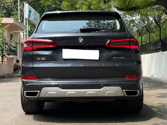 https://images10.gaadi.com/usedcar_image/4539904/original/processed_cee0a593c1a8bb618b1a48e66944f217.jpg?imwidth=6402