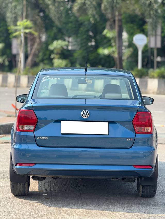 https://images10.gaadi.com/usedcar_image/4539907/original/processed_0679a80c-3ca5-47fe-9878-7d0aedbd2e8a.jpg?imwidth=6401