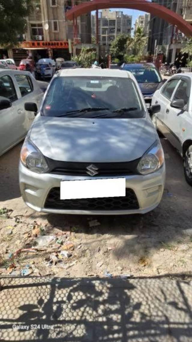https://images10.gaadi.com/usedcar_image/4539911/original/processed_ebbd17e9-6aa1-4ced-bbd8-c39722a277fe.jpg?imwidth=6400