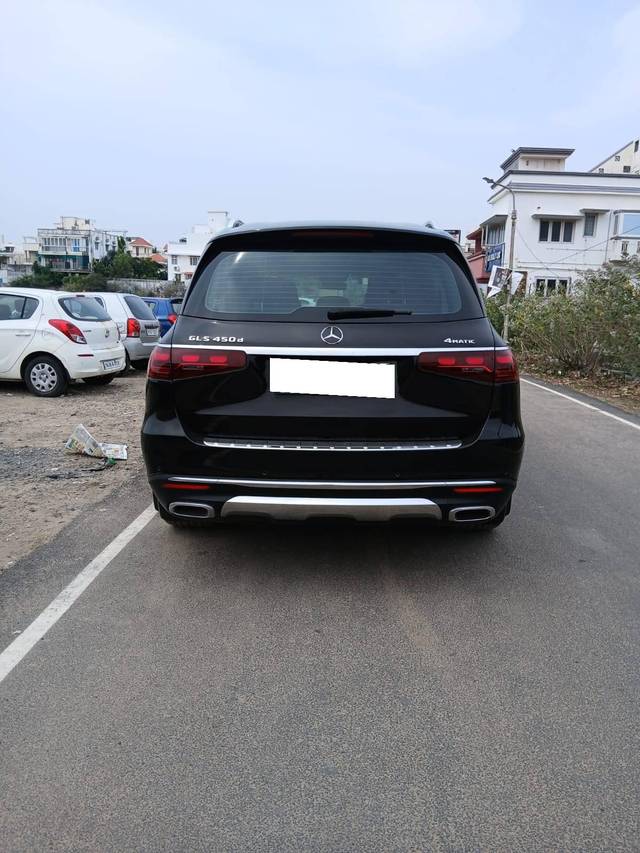 https://images10.gaadi.com/usedcar_image/4539912/original/processed_38dfbc162f42ef348cec36e2ccbe7d4c.jpg?imwidth=6402