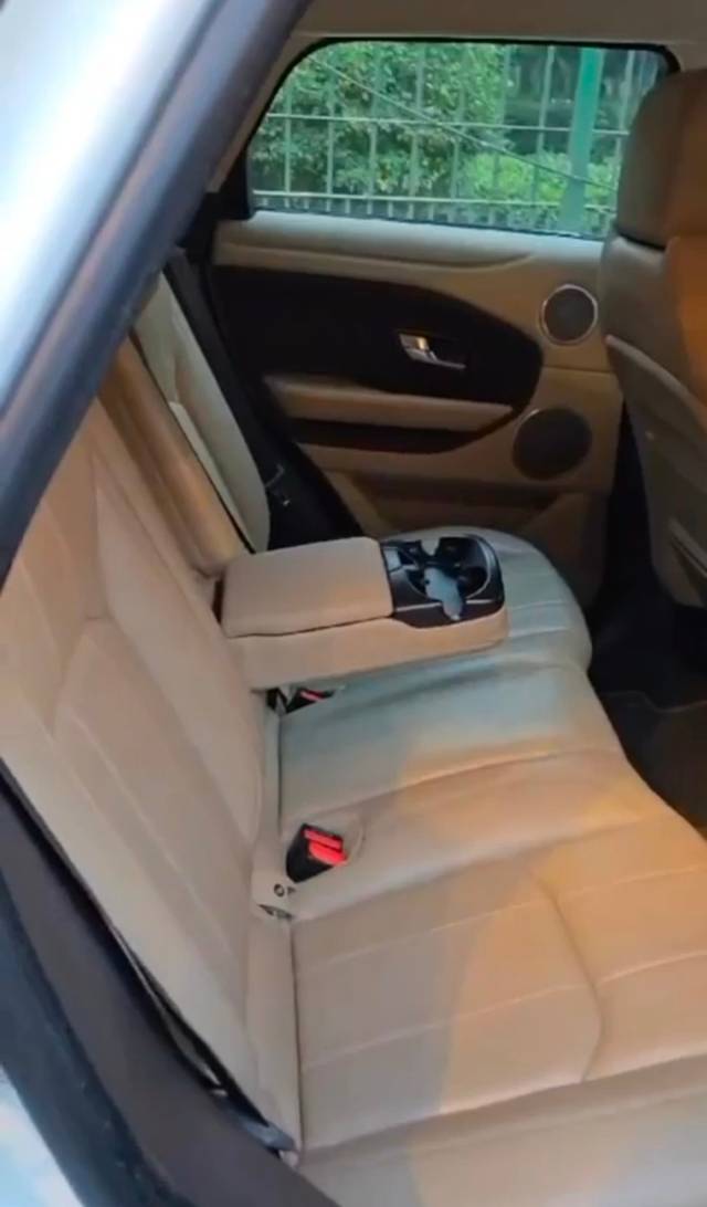 https://images10.gaadi.com/usedcar_image/4539916/original/8aa98fd2484966f8f4f9c565325a9dd0.jpg?imwidth=6402