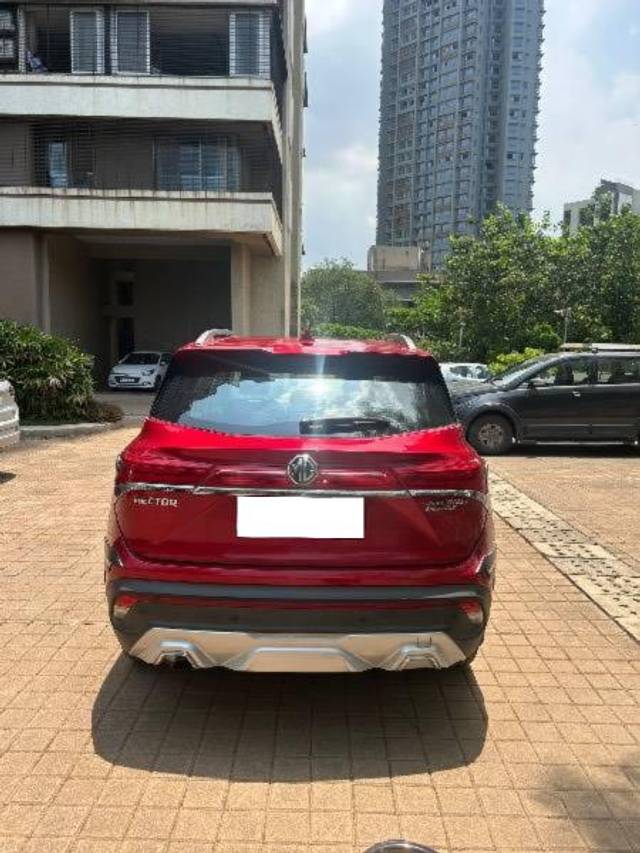https://images10.gaadi.com/usedcar_image/4539920/original/processed_0f77b3bd-33c3-4ebd-9b54-7f0f08695e29.jpeg?imwidth=6400