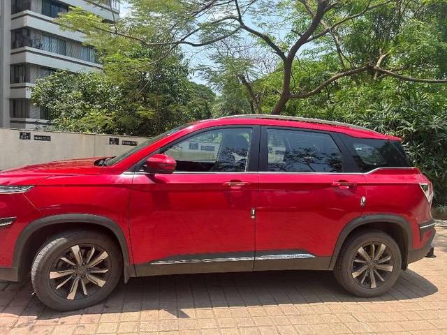 https://images10.gaadi.com/usedcar_image/4539920/original/processed_aff8ea09-849e-4c09-bc7c-d1468508490a.jpeg?imwidth=6401