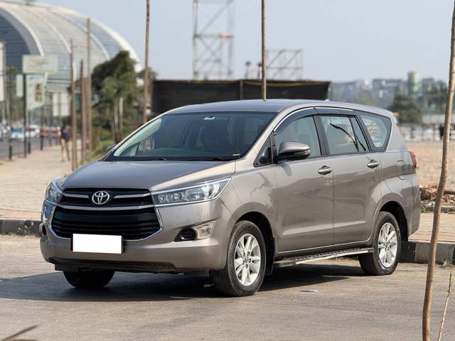 https://images10.gaadi.com/usedcar_image/4539922/original/processed_59d96737-da00-4d4a-8169-d6350a77d8d1.jpg?imwidth=6402