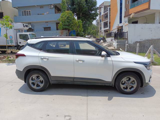 https://images10.gaadi.com/usedcar_image/4539944/original/978d4a362899b8c914d00ab8951d1215.jpg?imwidth=6401