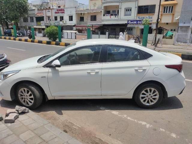 https://images10.gaadi.com/usedcar_image/4539945/original/processed_1f06bad7-3a1f-4969-a9e1-ab1c2f3629d8.jpg?imwidth=6400
