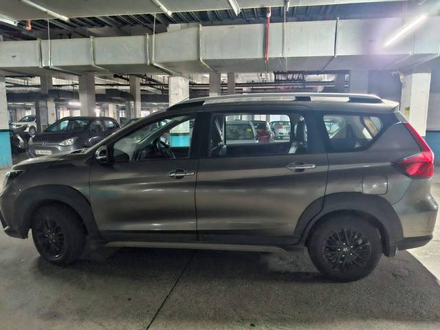 https://images10.gaadi.com/usedcar_image/4539994/original/processed_6557183f-b2b2-49b6-a12c-ee4449da4329.jpg?imwidth=6401