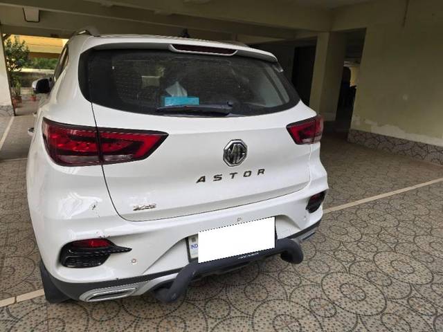 https://images10.gaadi.com/usedcar_image/4540037/original/processed_8f77fe90-616c-4f71-95a2-460bee60536c.jpg?imwidth=6401
